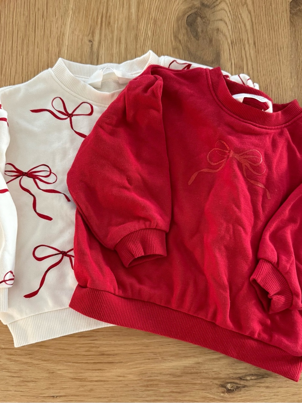 Kids Bow Print Christmas Sweatshirt - Red and White 2t